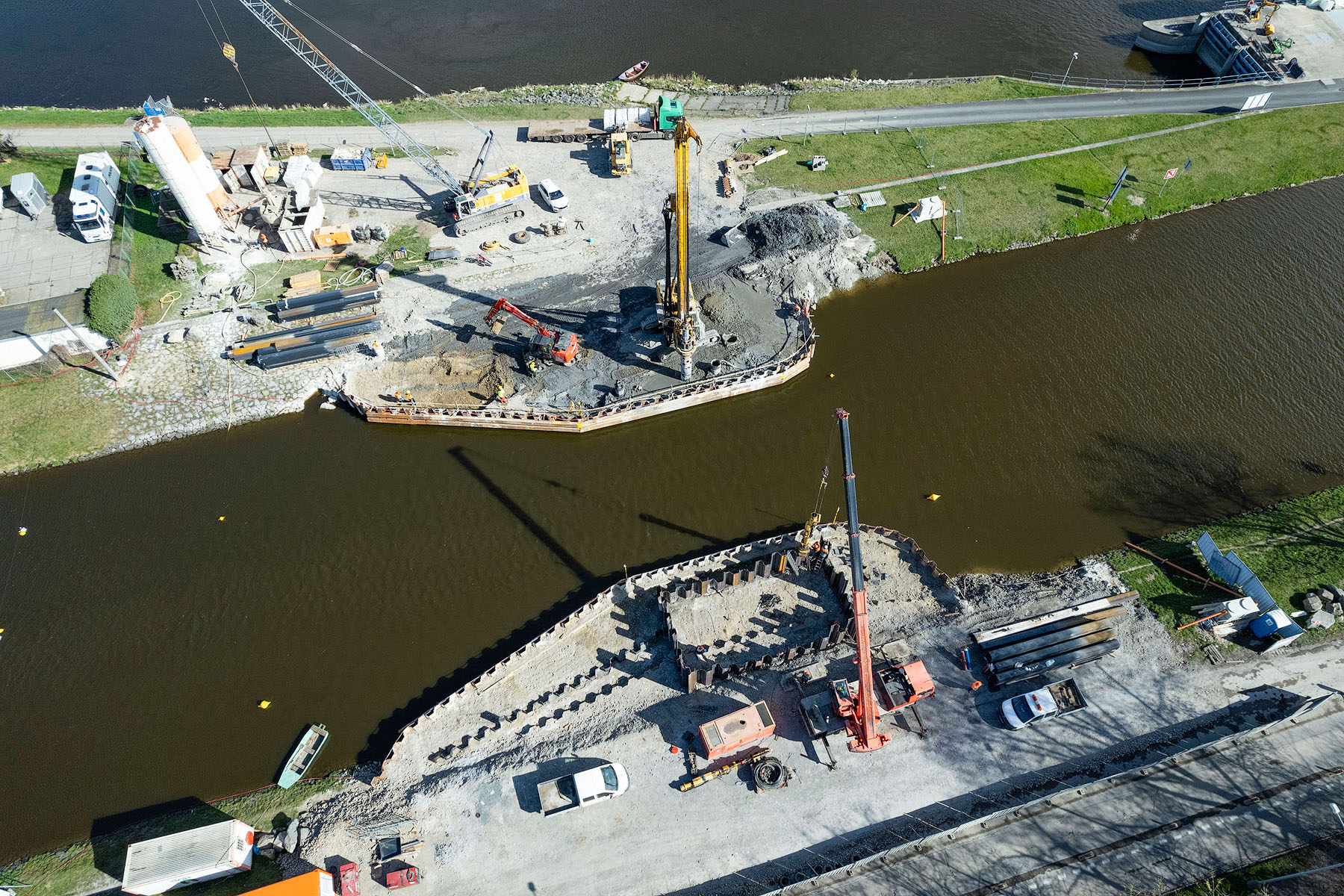 Definitivní uzávěr plavebního kanálu Troja, zajištění stavební jámy